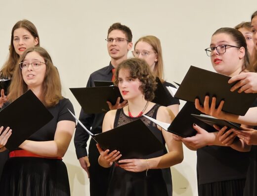 PREDTEKMOVALNI KONCERT TREH ZBOROV