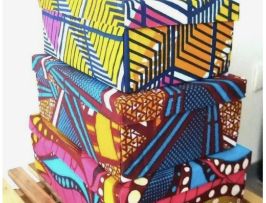 Pisana Loka | Delavnica: vdahni oblačilom novo življenje (»upcycle« delavnica z afriškimi vzorci)